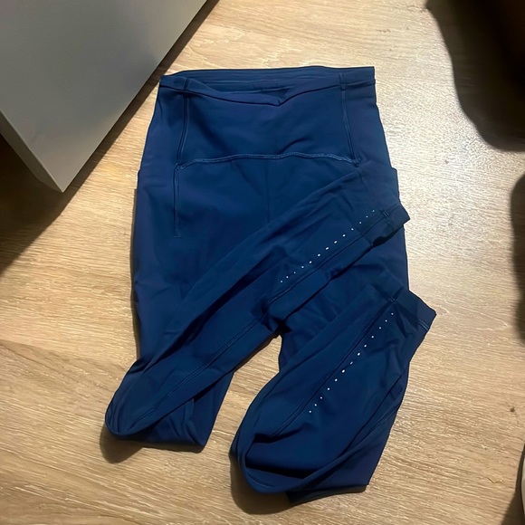 Lululemon Navy Swift Speed Tight 28” Size 2 - Mineral Blue - Picture 4 of 7
